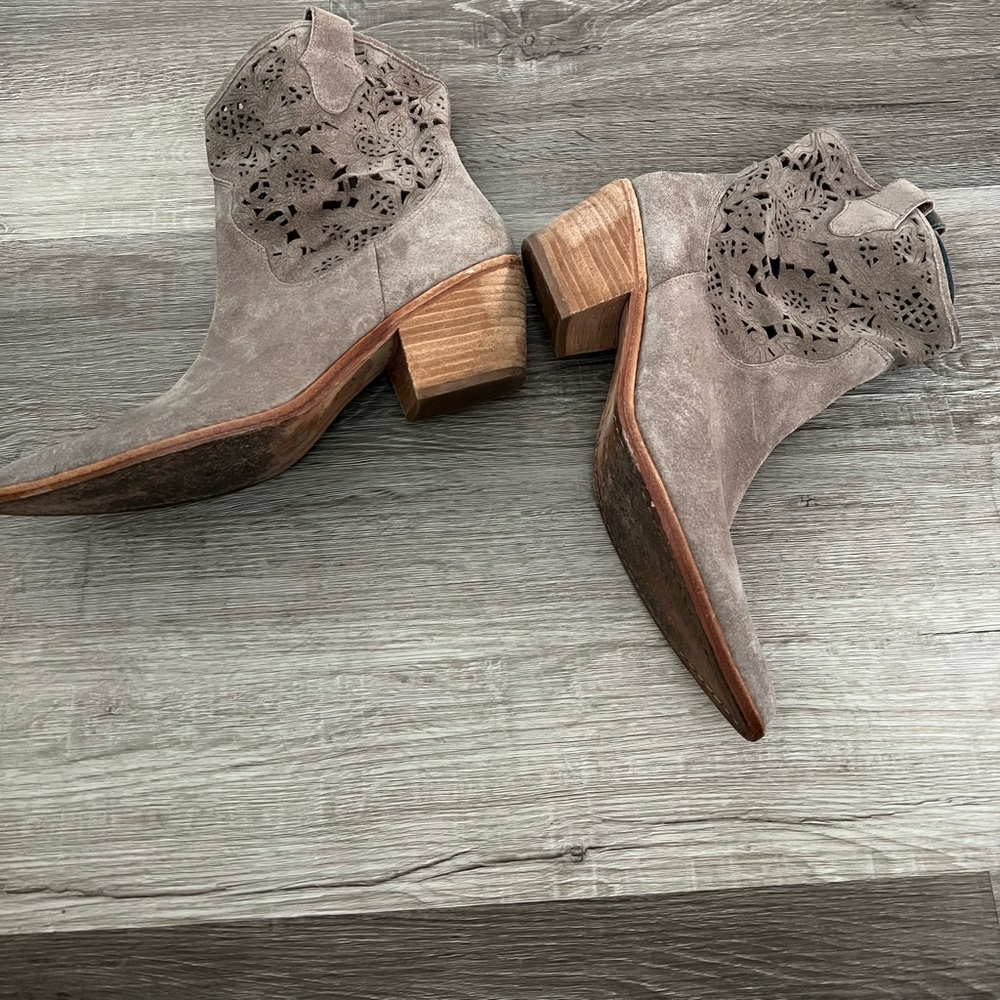 Donal J Pliner Seline cutout ankle leather suede boots tan pointed toe size 10 - Picture 5 of 11